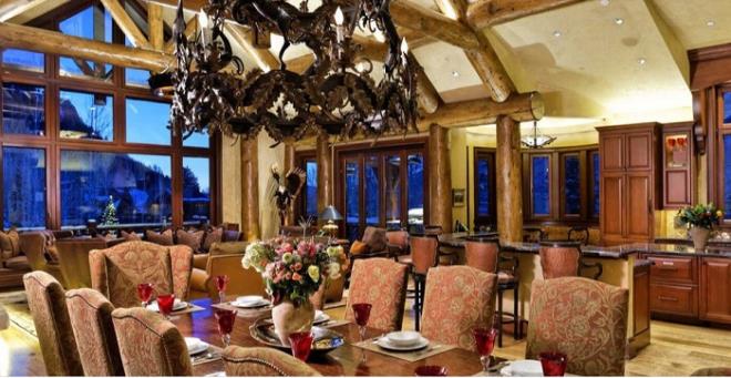 Biệt thự gỗ 45 triệu USD giữa rừng tuyết đẹp như cổ tích - Hình 4