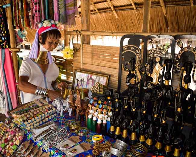 Gặp gỡ những người phụ nữ cổ dài cuối cùng ở Thái Lan - 5