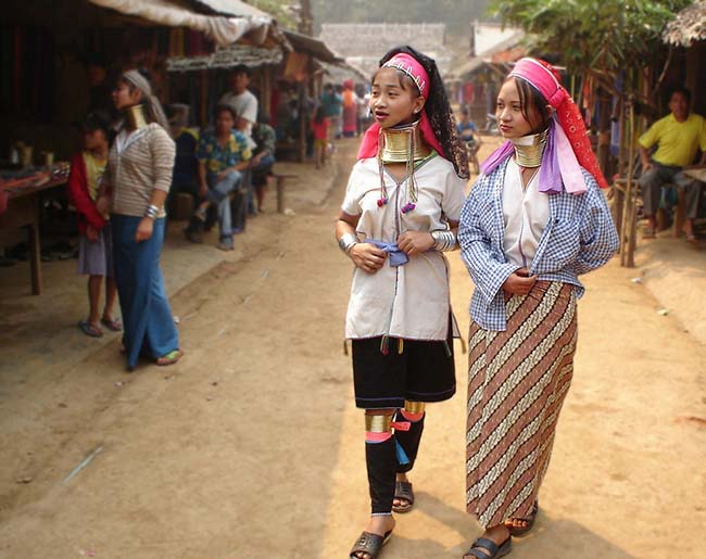 Gặp gỡ những người phụ nữ cổ dài cuối cùng ở Thái Lan - 7