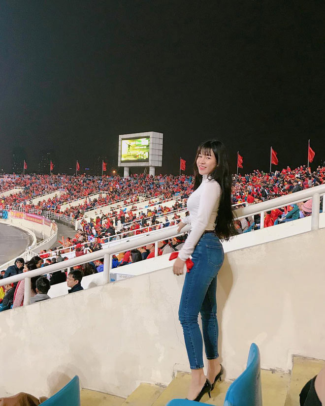 Thủ môn Lâm Tây và bạn gái xinh đẹp lần đầu chụp ảnh tình tứ bên nhau - 6