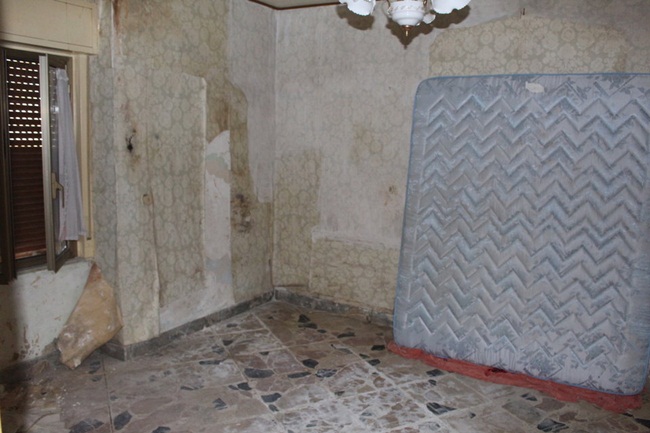 Chủ nhân còn nhiều việc phải làm để cải tạo và sửa chữa mới vào ở được.