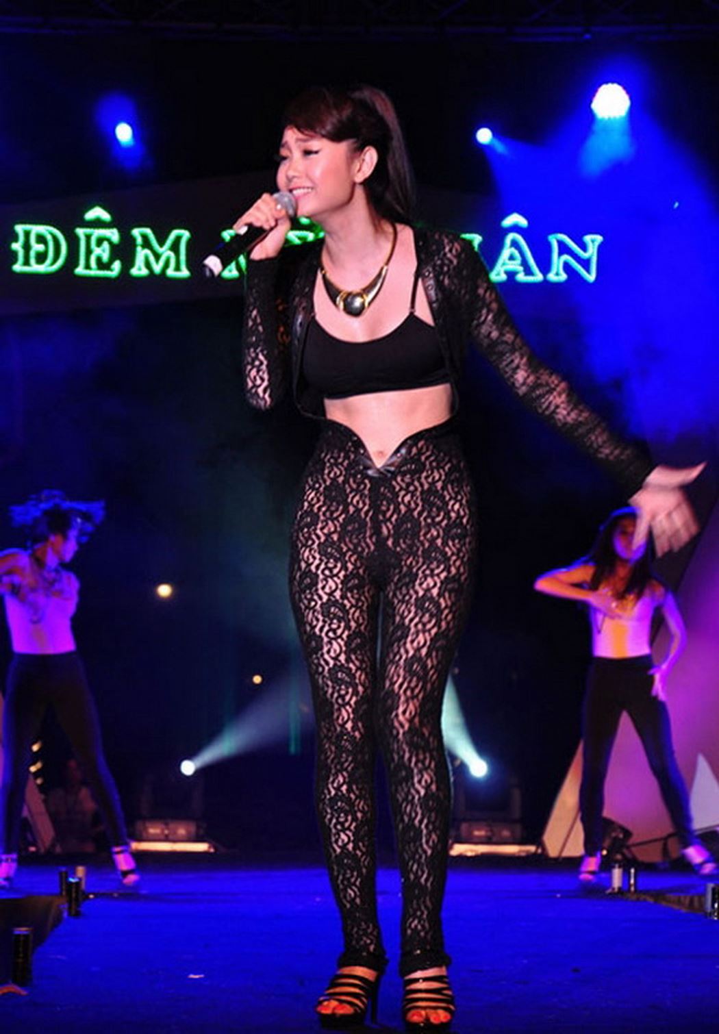 Minh Hằng diện quần 15cm, trẻ đẹp tựa thiếu nữ ngập tràn sức sống - 5