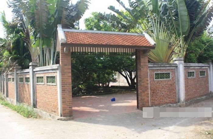 Cát- sê cao ngất ngưởng, Xuân Hinh vẫn đi xe máy, xỏ dép cao su? - 3