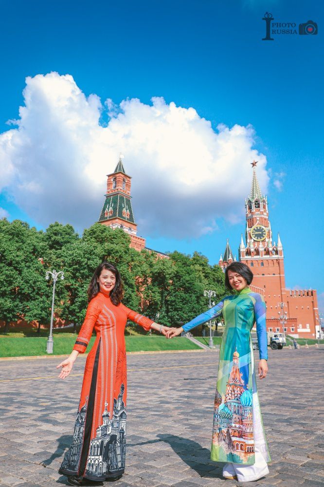 Rạng rỡ áo dài Việt trước cung điện Kremlin - 10