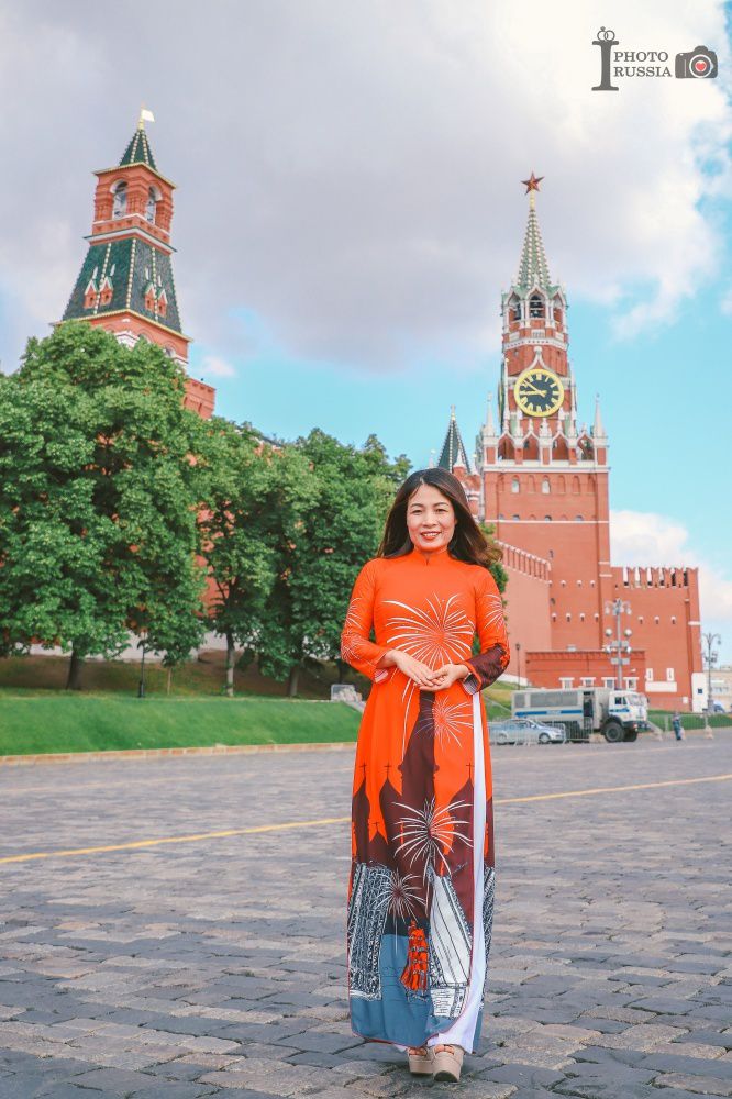 Rạng rỡ áo dài Việt trước cung điện Kremlin - 8