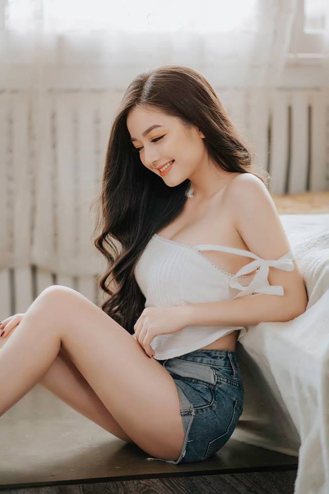 Cô gái mặc áo dài đẹp như Mai Phương Thúy khi diện bikini lại bốc lửa không ngờ - 14