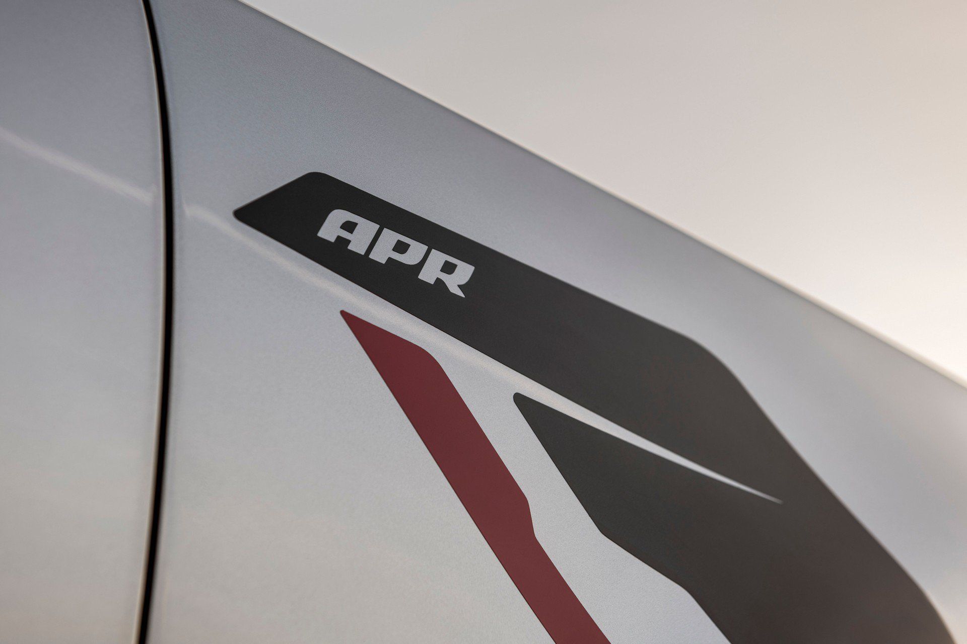 Biến Audi RS7 Sportback thành xe bọc thép nhanh nhất thế giới - 6