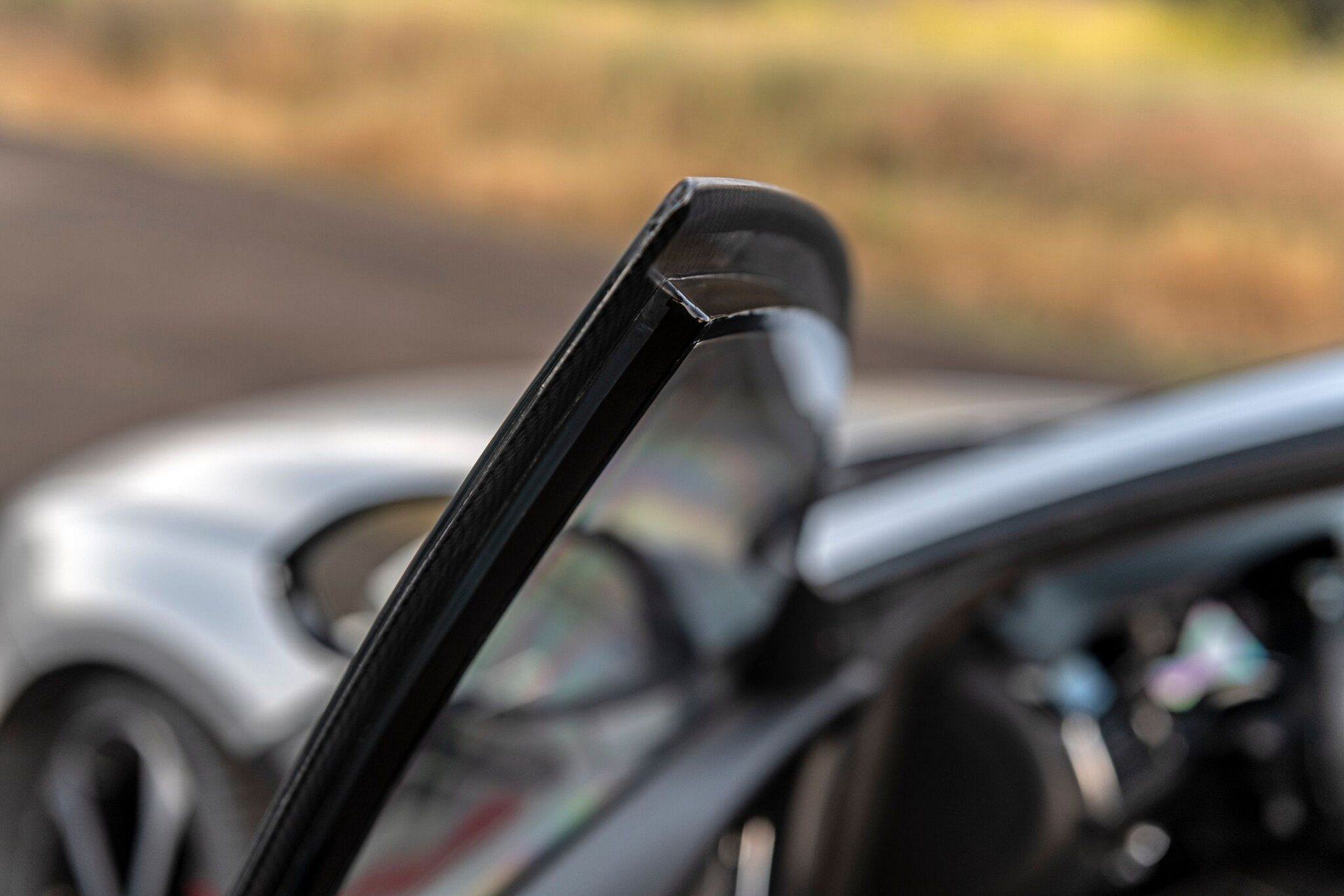 Biến Audi RS7 Sportback thành xe bọc thép nhanh nhất thế giới - 16