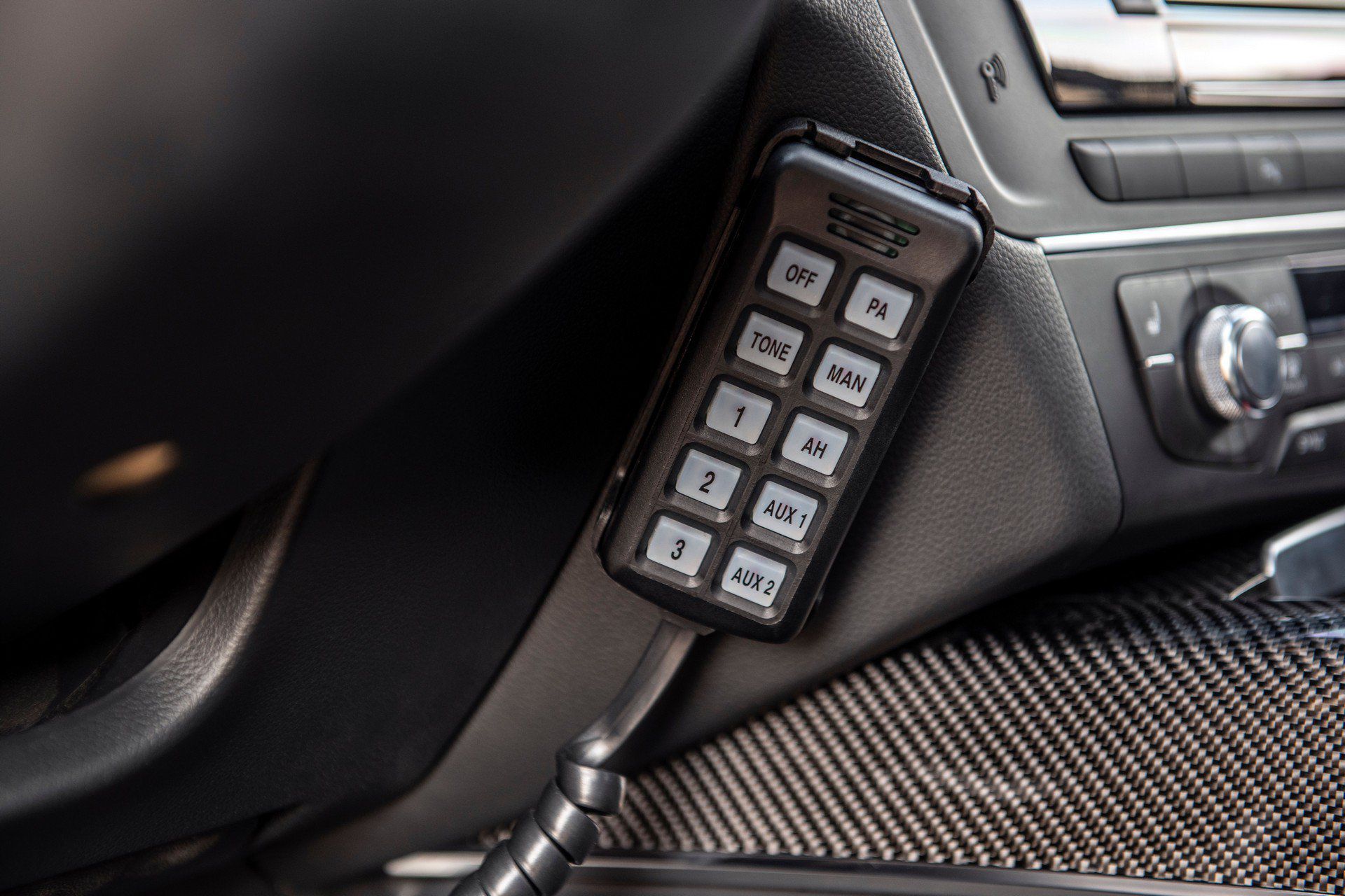 Biến Audi RS7 Sportback thành xe bọc thép nhanh nhất thế giới - 14