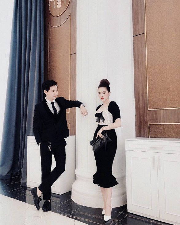 Nhân vật trong bức ảnh chồng xấu vợ đẹp: “Khi vợ bạn mặc đẹp, thì bạn mặc gì cũng sang” - 4
