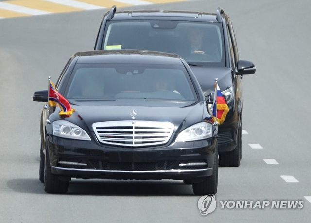 Báo Mỹ khơi lại nghi vấn nguồn cung Mercedes bọc thép cho Triều Tiên
