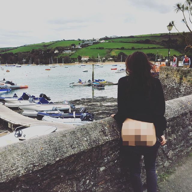 Mốt “khoe mông” và loạt trào lưu chụp ảnh “khó đỡ” của dân phượt khi đi du lịch - 6