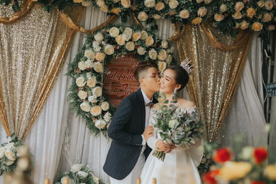 Đám cưới ngập trong vàng, tiền của đạo diễn chuyển giới và Á quân “Solo cùng Bolero” - 7