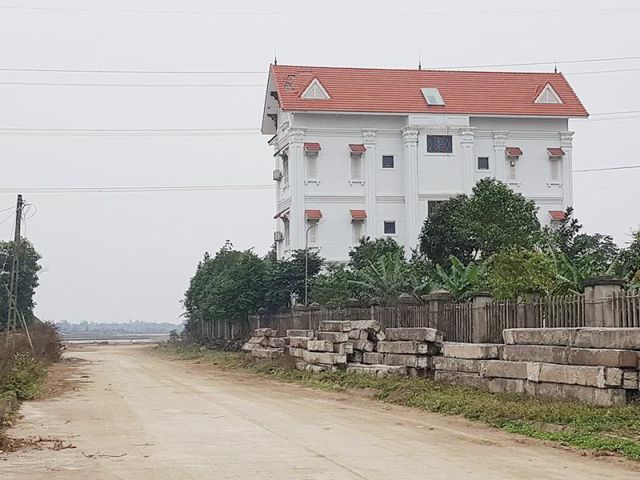 “Siêu trộm” đột nhập nhà đại gia ung dung hút xì gà rồi “cuỗm” 200 cây vàng - 3