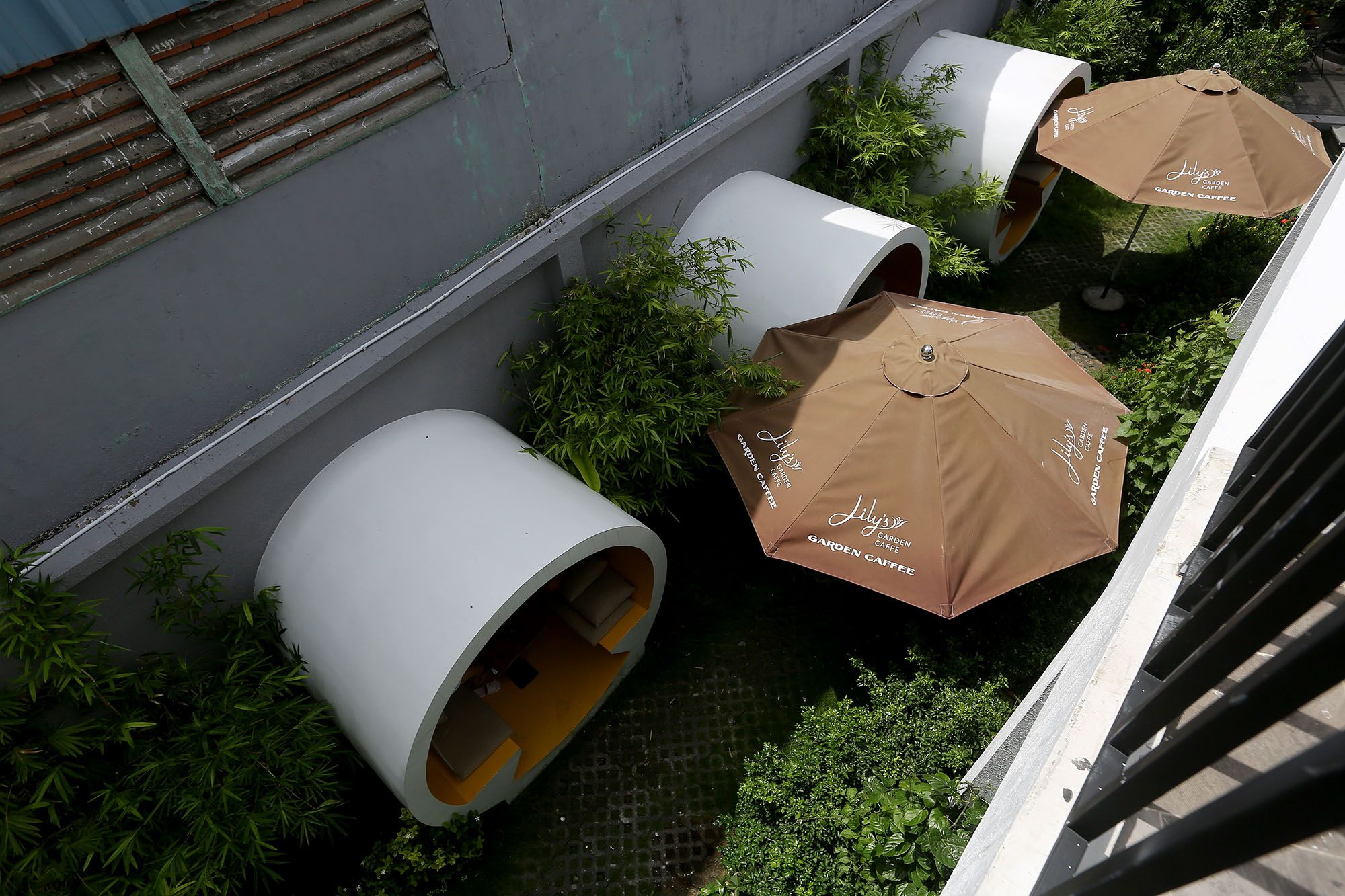 cà phê ống cống.jpg