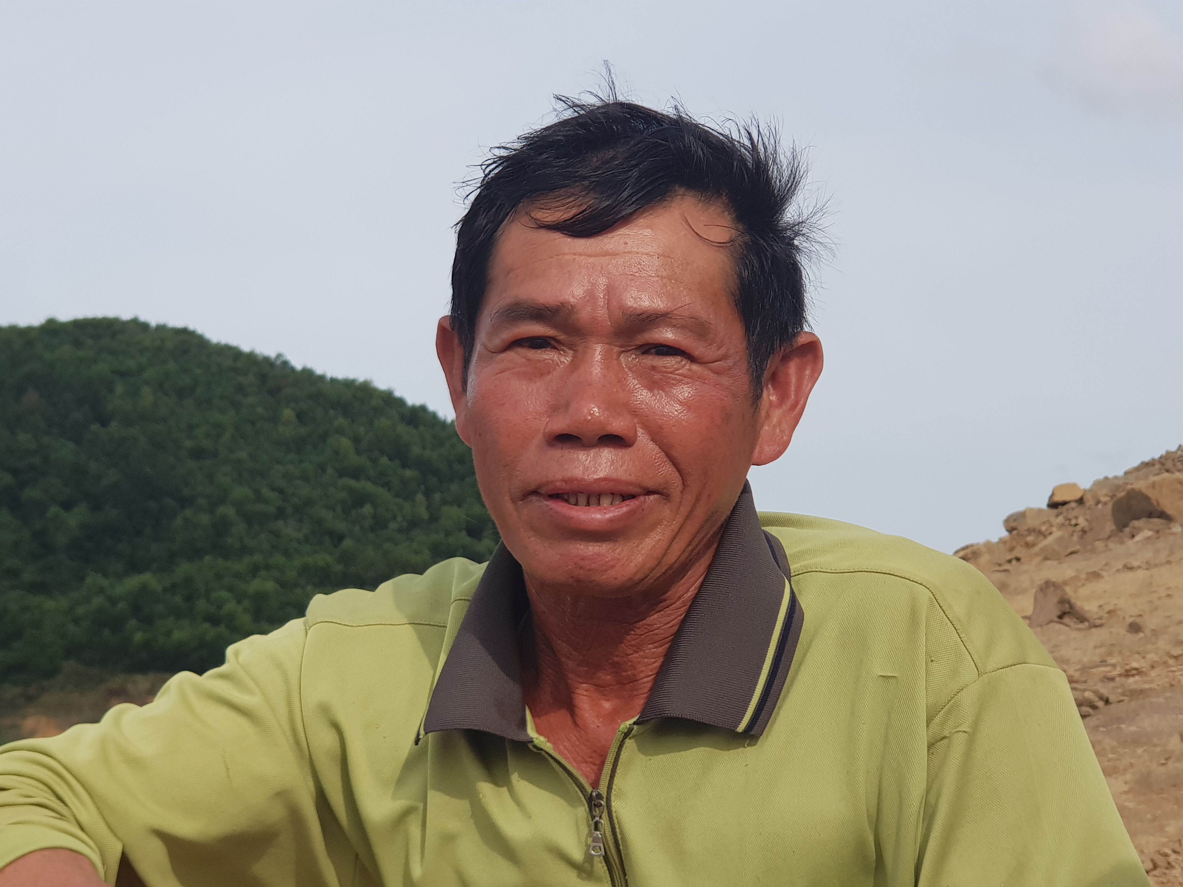 Người dân chật vật mưu sinh giữa lòng hồ thủy điện - 3