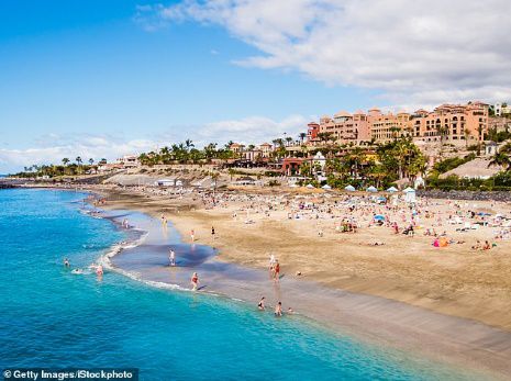 Đưa con 3 tháng tuổi ra nước ngoài du lịch, bà mẹ trẻ quên con ngoài đường - 2