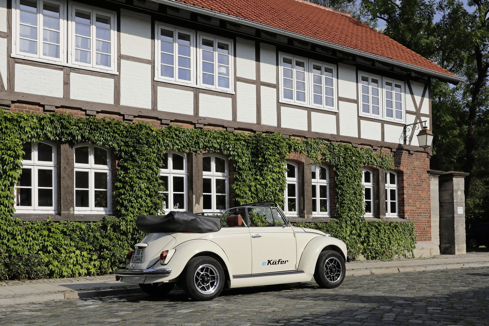 “Bọ cánh cứng” Beetle tái xuất dưới dạng xe chạy điện - 3