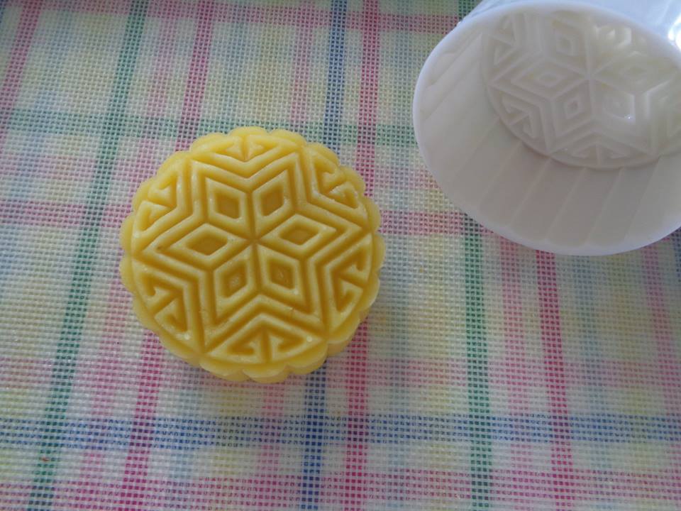 Cuối tuần trổ tài làm bánh trung thu đậu xanh không cần lò nướng - 3