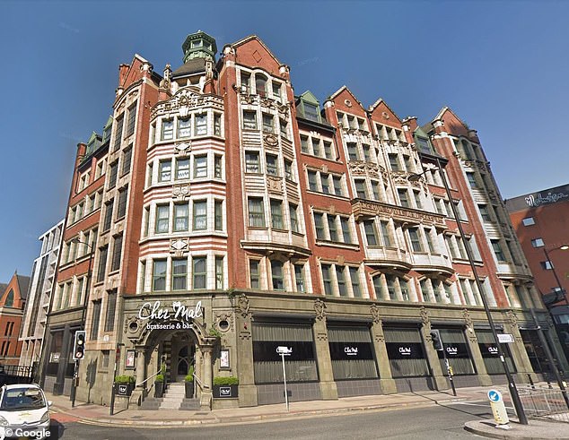 Cốc bia bị đội giá lên tới 1,5 tỷ đồng, cao gấp cả chục nghìn lần thực tế - 2