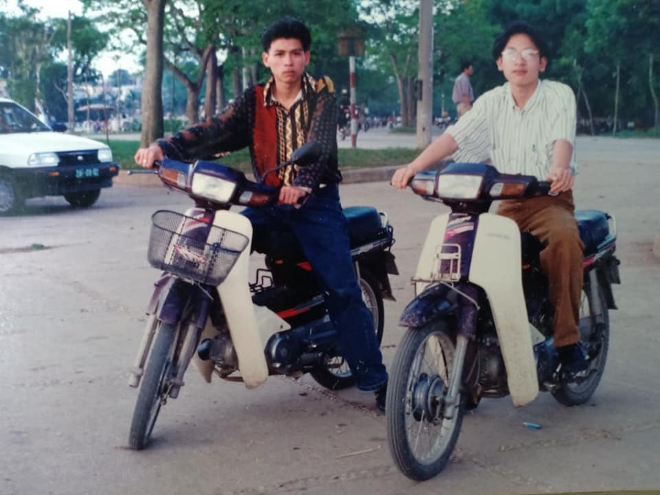 Giới nhà giàu Hà Nội thập niên 90: Dùng máy nhắn tin, đi xe phân khối lớn - 7