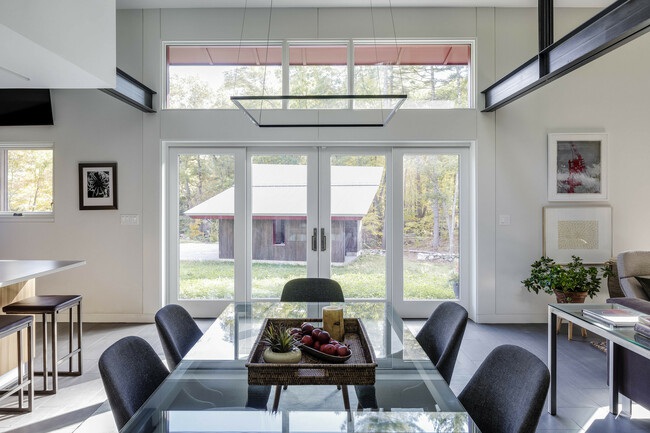 Nhà nhỏ ở nông thôn của cặp vợ chồng già về hưu gây ấn tượng vì quá tiện nghi - 14