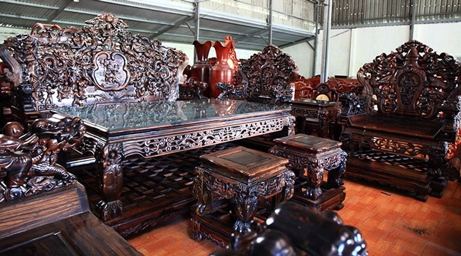 Gom gỗ mun suốt 7 năm rồi lấy lõi làm bộ bàn ghế giá chục tỷ đồng - 6