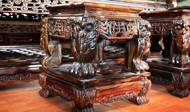 Gom gỗ mun suốt 7 năm rồi lấy lõi làm bộ bàn ghế giá chục tỷ đồng - 9