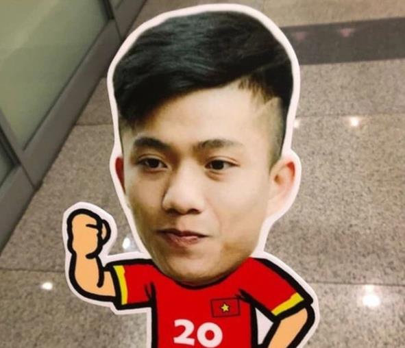 Cầu thủ Phan Văn Đức trách