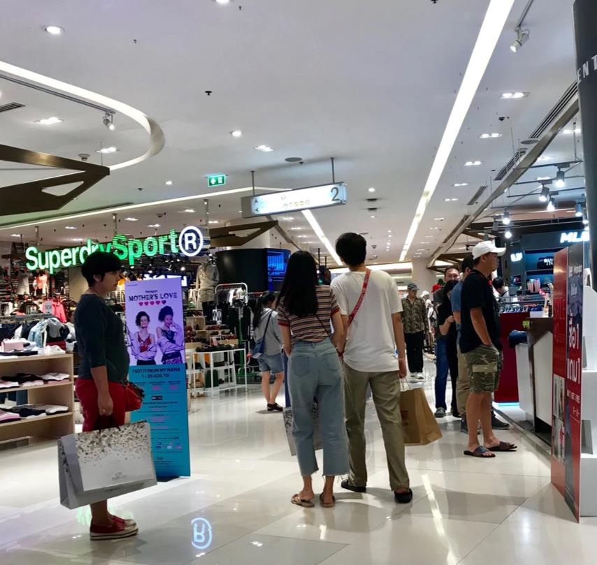 Đi du lịch nước ngoài: Người Việt vẫn nặng tâm lý quà cáp - 4