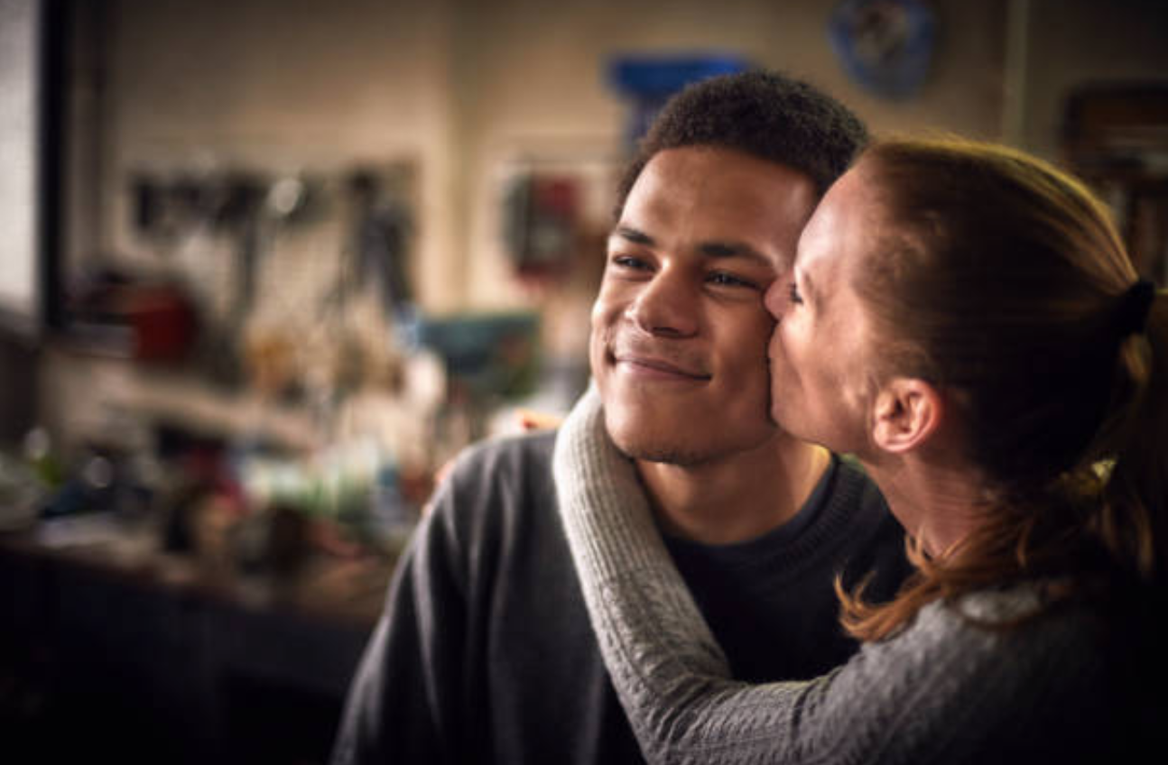 Con trai, nếu con biết yêu rồi… - 1