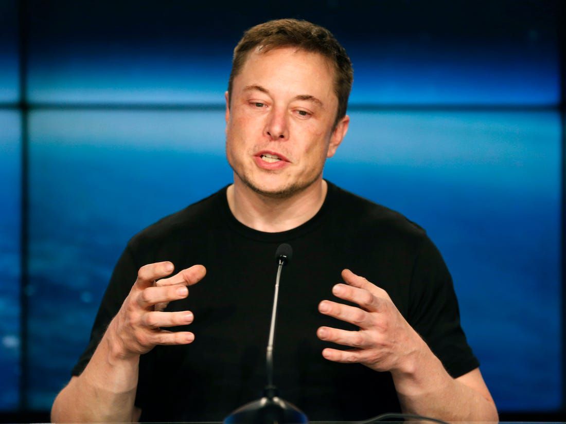Lý do tỷ phú Elon Musk thường xuyên tự tay đập vỡ điện thoại của mình - 1
