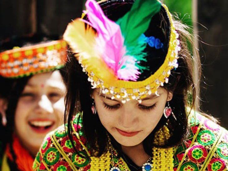 Bộ lạc nổi tiếng với sức khỏe dẻo dai và nhiều mỹ nhân đẹp nhất thế giới - 2