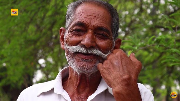 Chuyện về ông cụ nổi tiếng trên YouTube chuyên nấu món ăn “siêu to khổng lồ” - 1