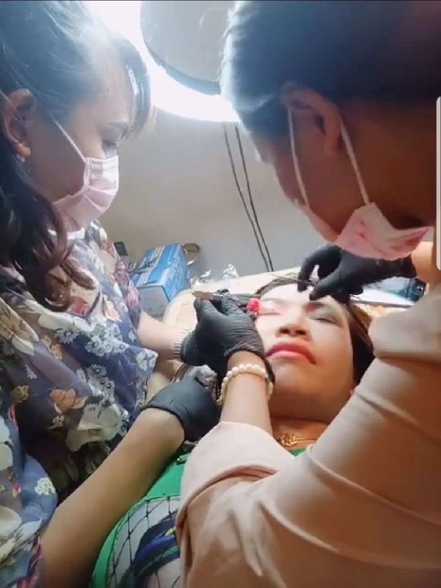 Nghe VietNamNet: Thêm một phụ nữ ngưng tim, ngưng thở khi đi làm đẹp