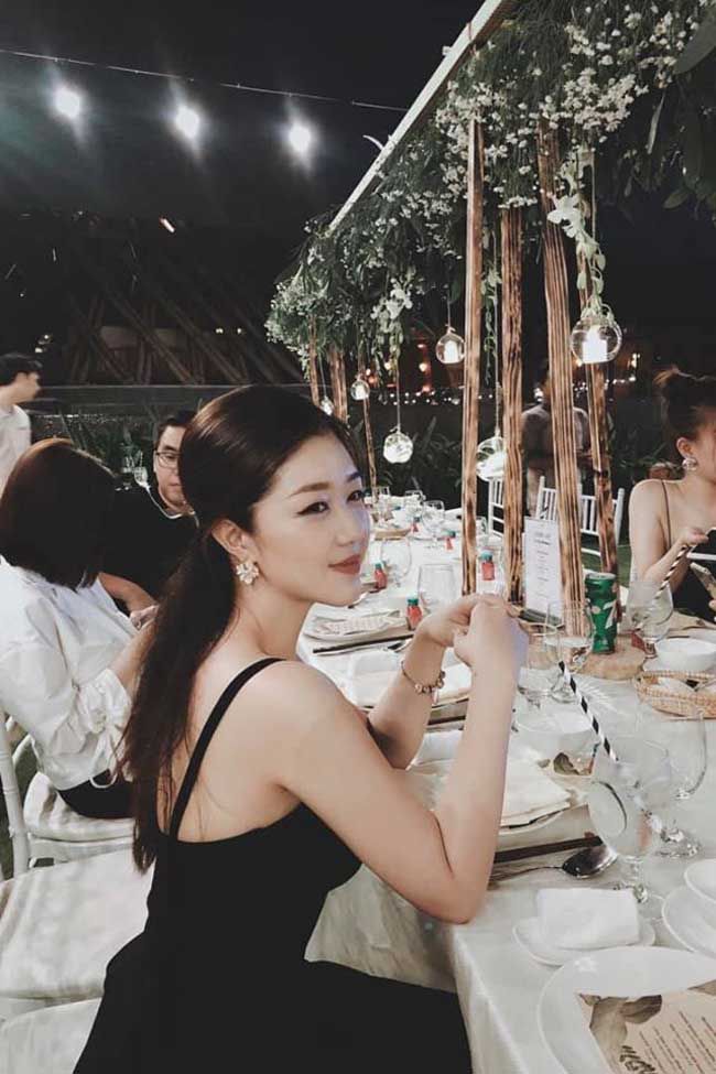 3 nữ tiếp viên hàng không Việt Nam gợi cảm khi rời đồng phục bay - 15