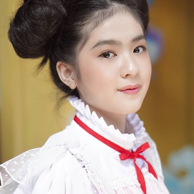 “Nữ thần học đường” Thái Lan gây “sốt” với ảnh ngồi cặm cụi rửa bát - 4