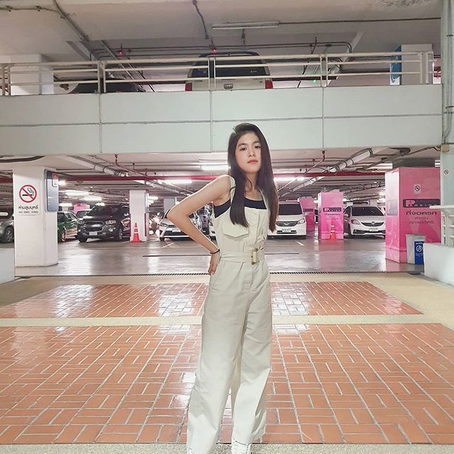 “Nữ thần học đường” Thái Lan gây “sốt” với ảnh ngồi cặm cụi rửa bát - 7