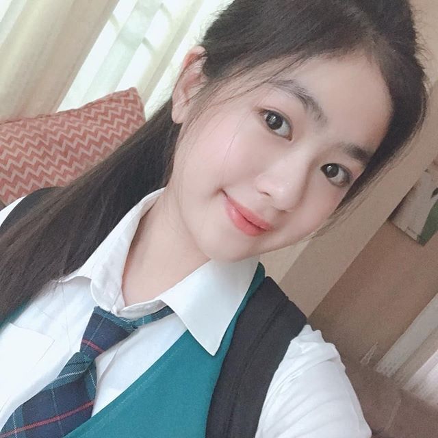 “Nữ thần học đường” Thái Lan gây “sốt” với ảnh ngồi cặm cụi rửa bát - 8