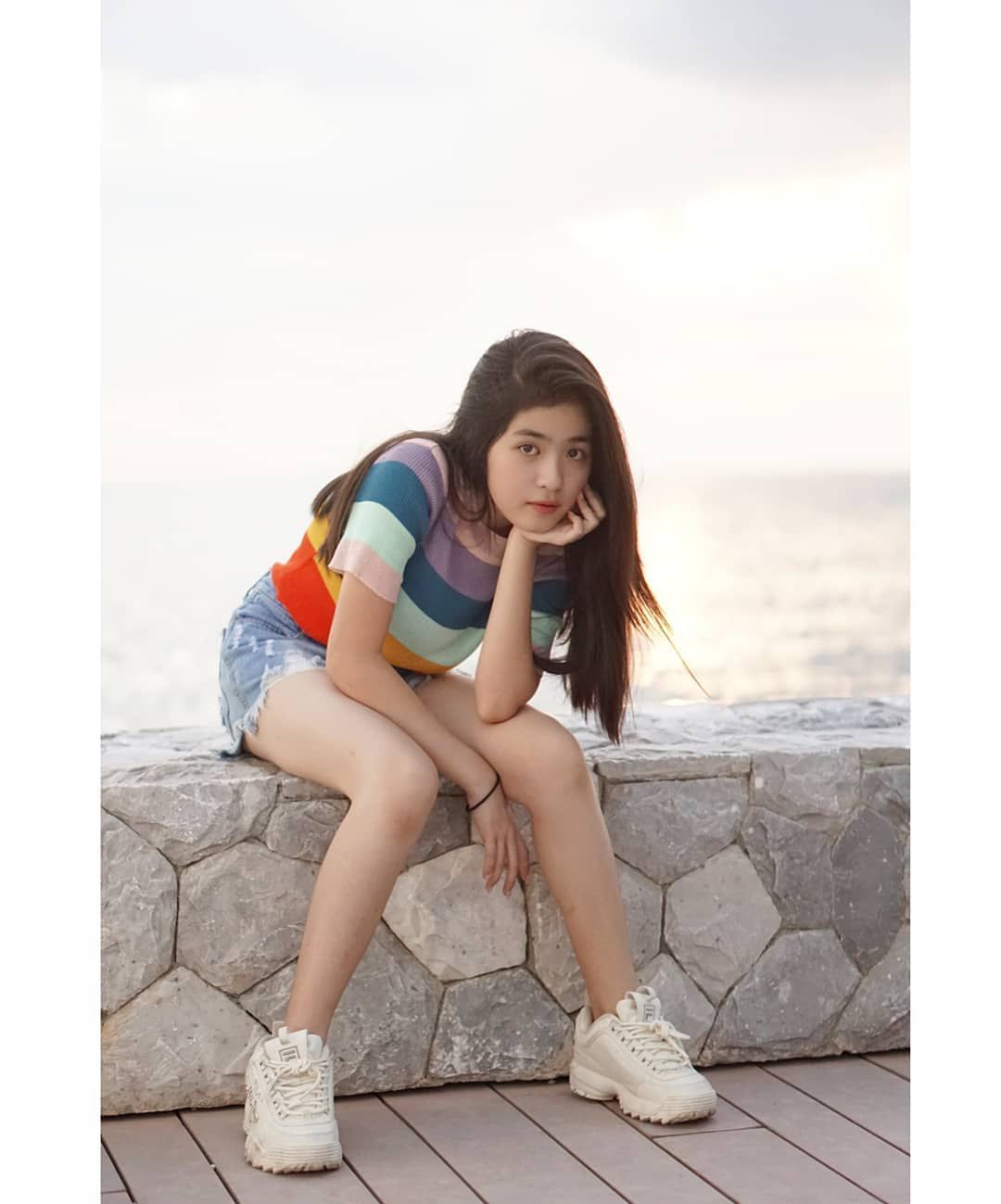 “Nữ thần học đường” Thái Lan gây “sốt” với ảnh ngồi cặm cụi rửa bát - 9