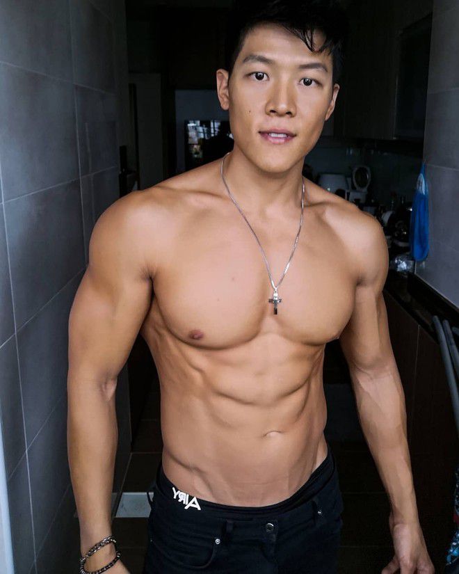 Những quán hàng hút khách nườm nượp nhờ dàn trai đẹp gái xinh - 3