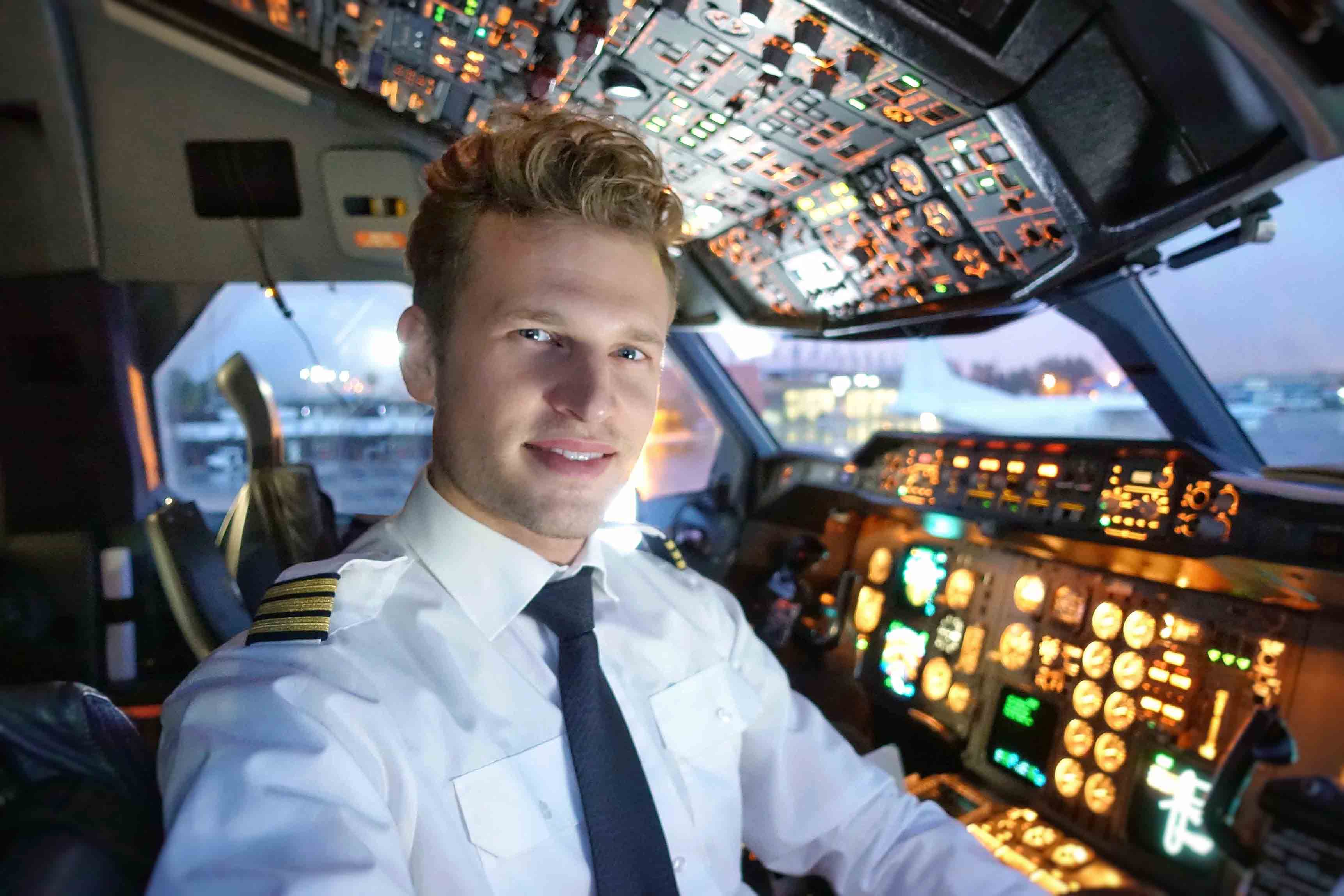 Phi công đẹp trai hình ảnh phi công đẹp trai được yêu thích trên Instagram