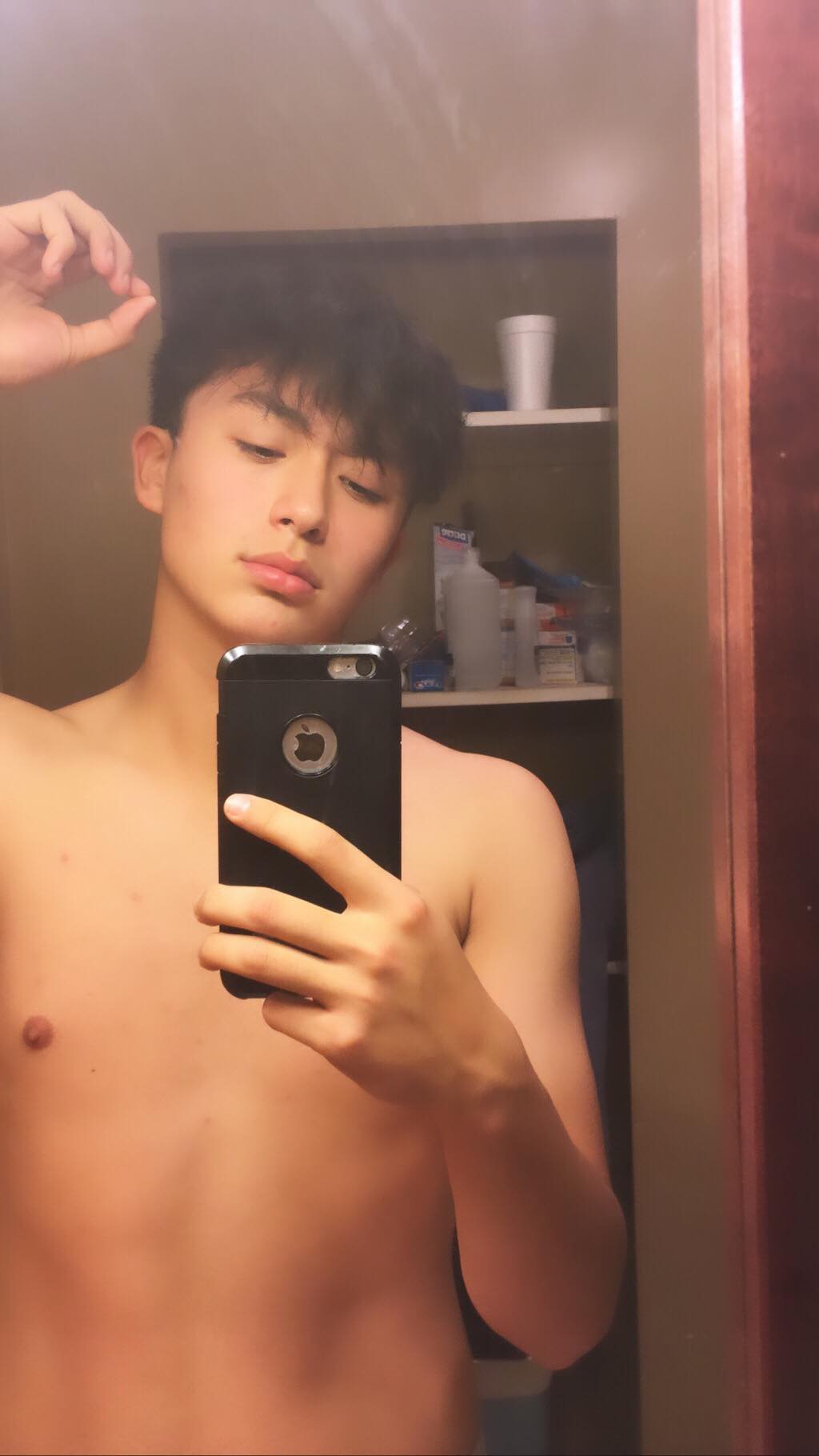 Nam thần 16 tuổi mang dòng máu Việt - Úc, cao gần 2m và giỏi thể thao - 5