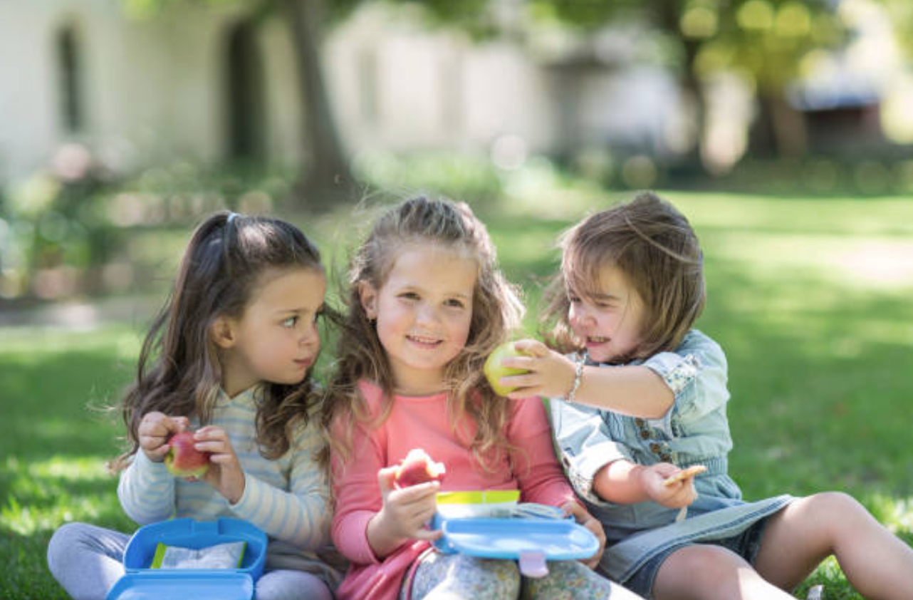 Thông điệp “dậy sóng” của một bà mẹ: “Con tôi không phải chia sẻ gì với con của bạn” - 1