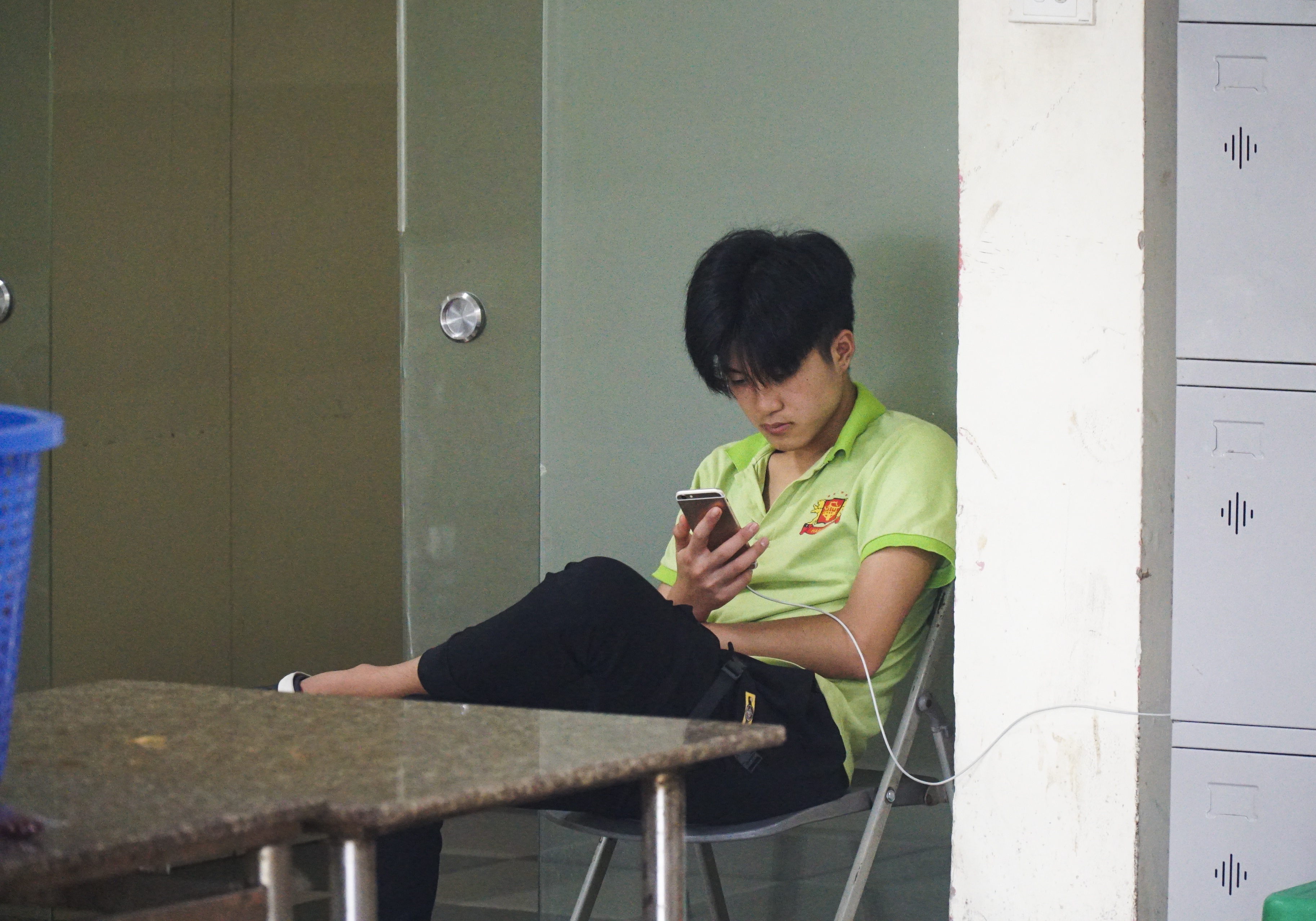 Hà Nội: Quán nhậu đìu hiu vắng khách, thất thu sau Nghị định 100 - 3