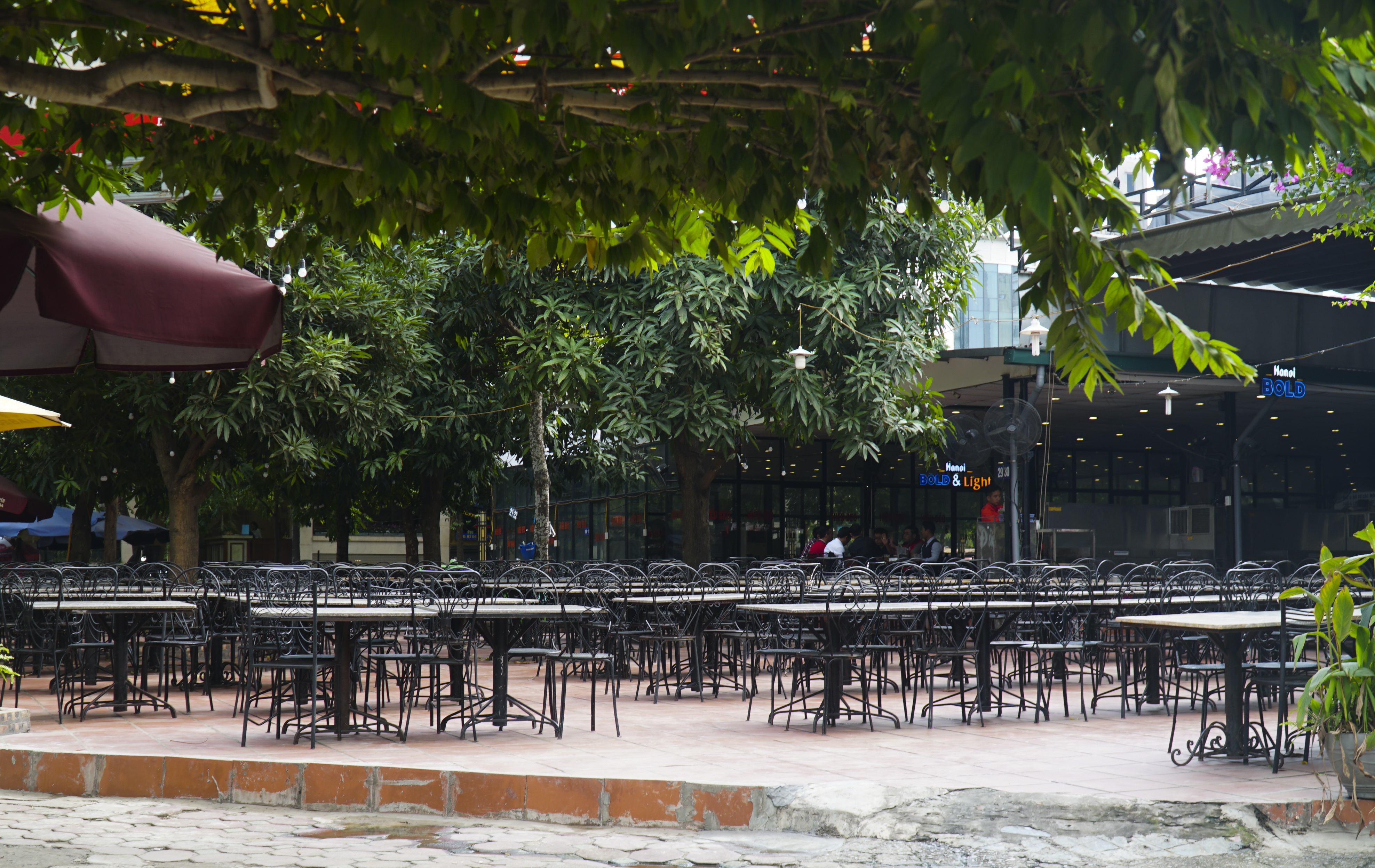 Hà Nội: Quán nhậu đìu hiu vắng khách, thất thu sau Nghị định 100 - 8