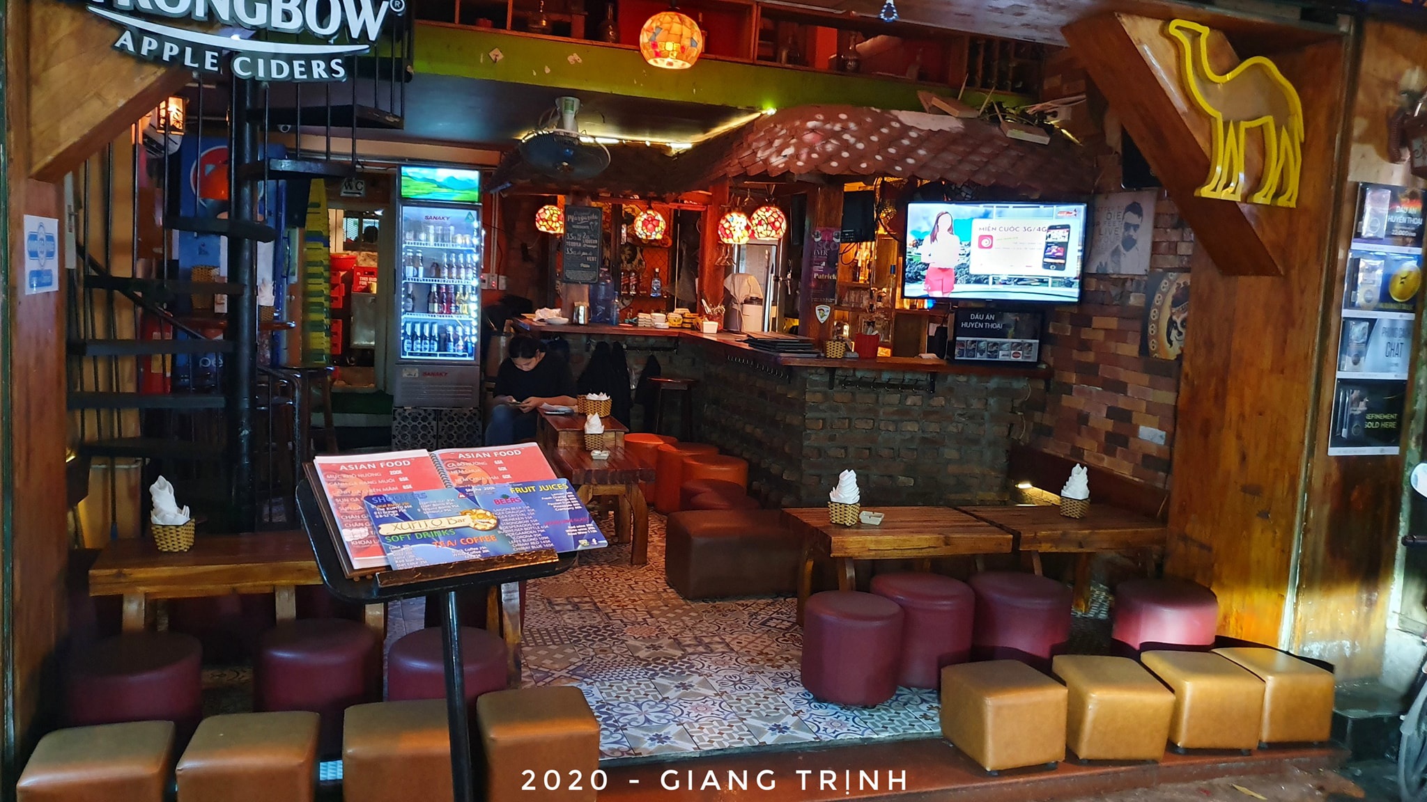 Phố bia Tạ Hiện lên báo quốc tế cũng vắng vẻ lạ thường - 3