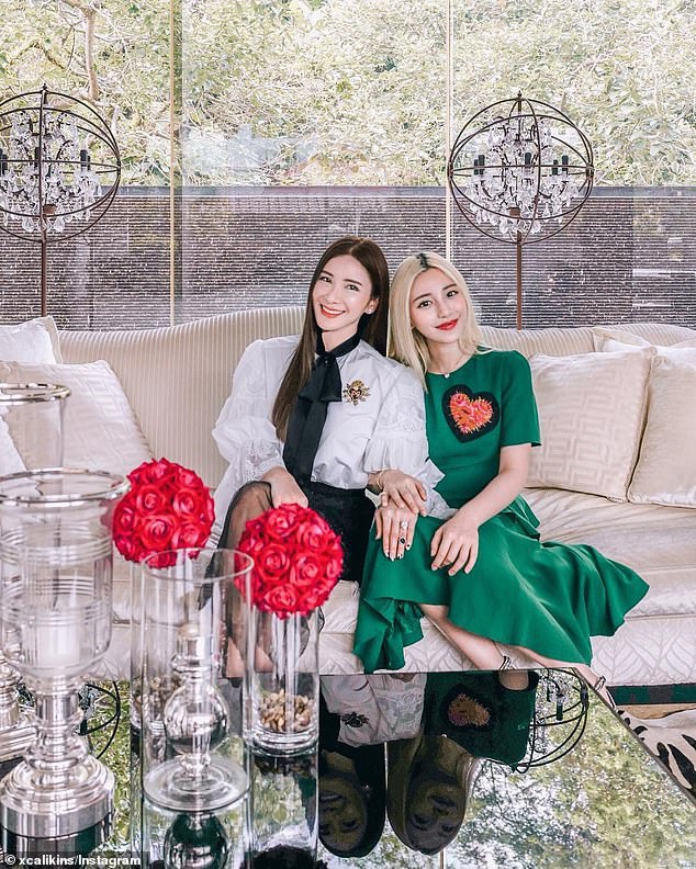 Choáng ngợp trước nhan sắc “như chị em” của hai mẹ con cách nhau 24 tuổi - 3