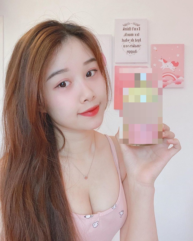 Bạn gái Văn Toàn gắt gỏng đáp trả khi bị chê hở hang - 2