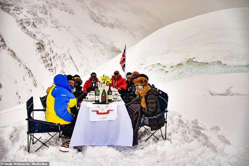Kỷ lục Guinnes dành cho bữa tiệc sang trọng cao nhất thế giới - 8